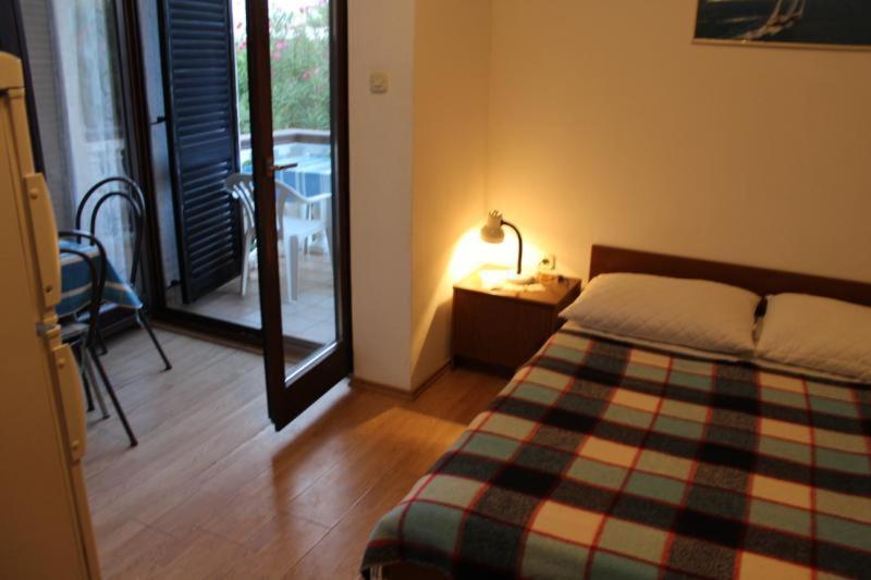 Apartments Mint Povljana - 50M From Sandy Beach Exterior photo