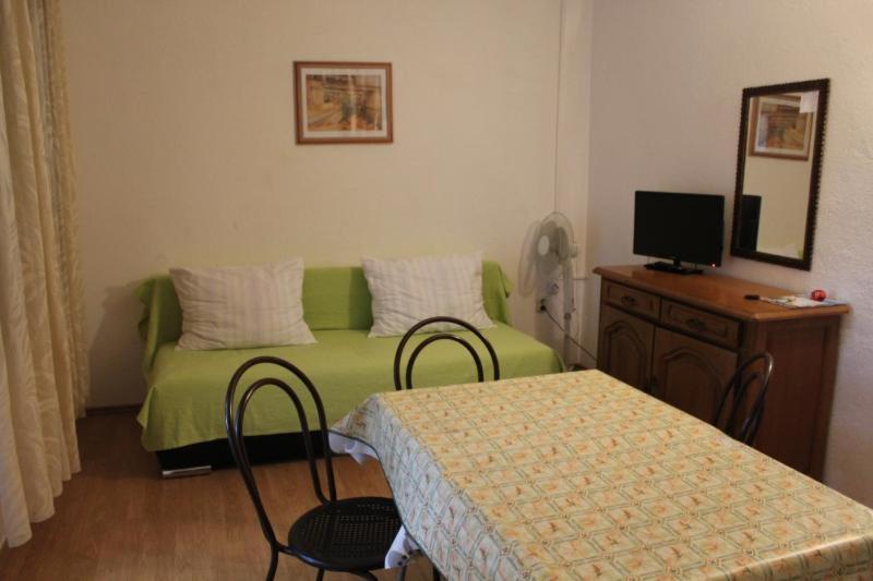 Apartments Mint Povljana - 50M From Sandy Beach Exterior photo