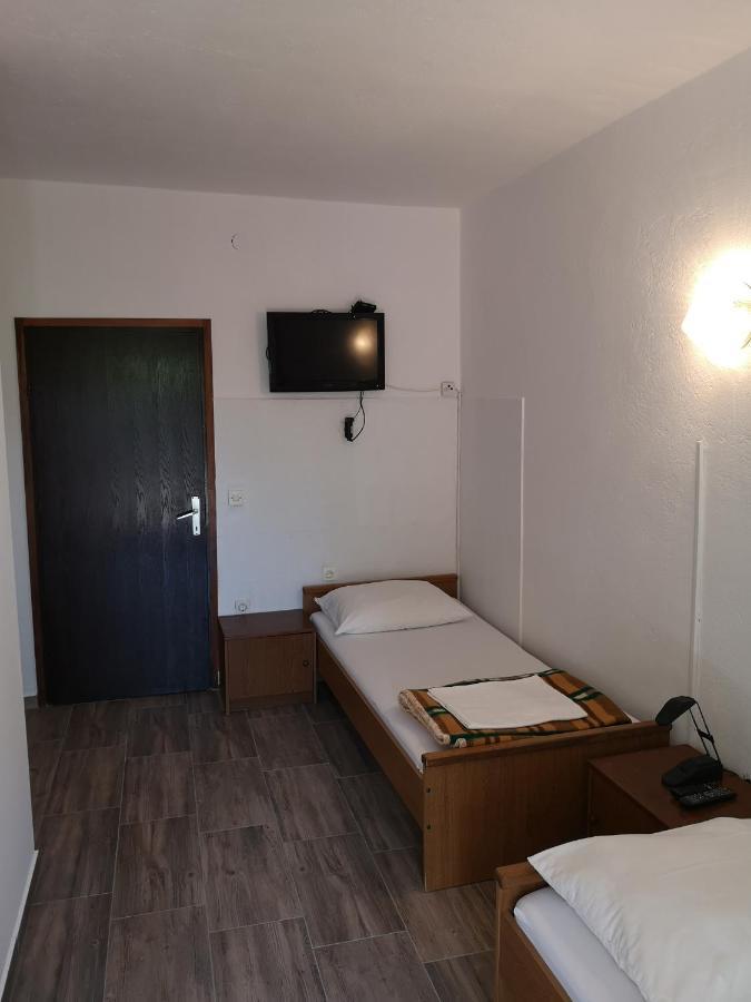 Apartments Mint Povljana - 50M From Sandy Beach Exterior photo